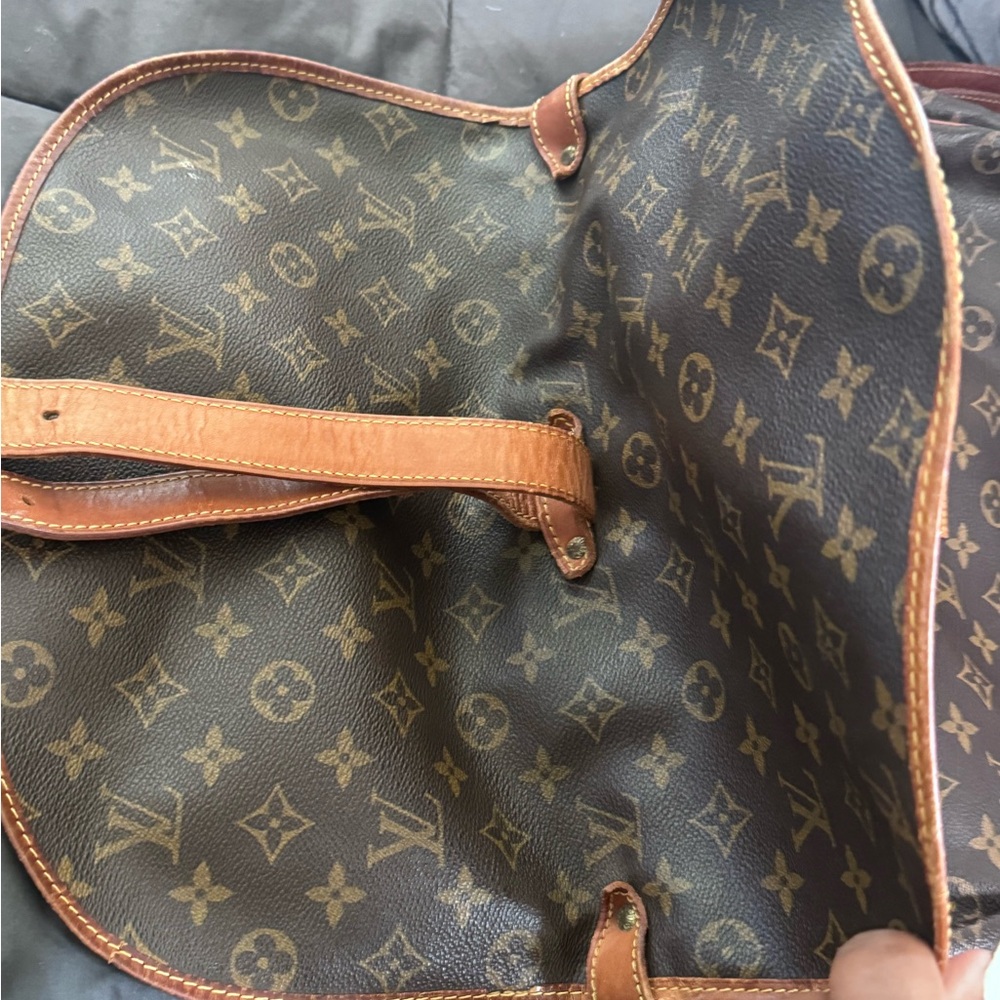 Authentic double sided saddle bag Louis Vuitton Bag - Picture 4 of 12